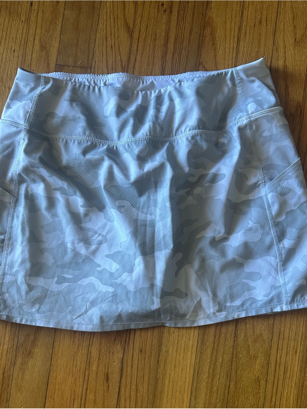 Avia Light Gray Camo Mini Skort Size L Active Athletic